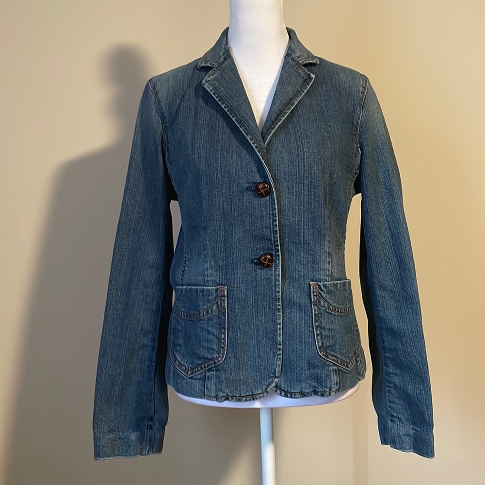 Gap Jean jacket woman’s size 6